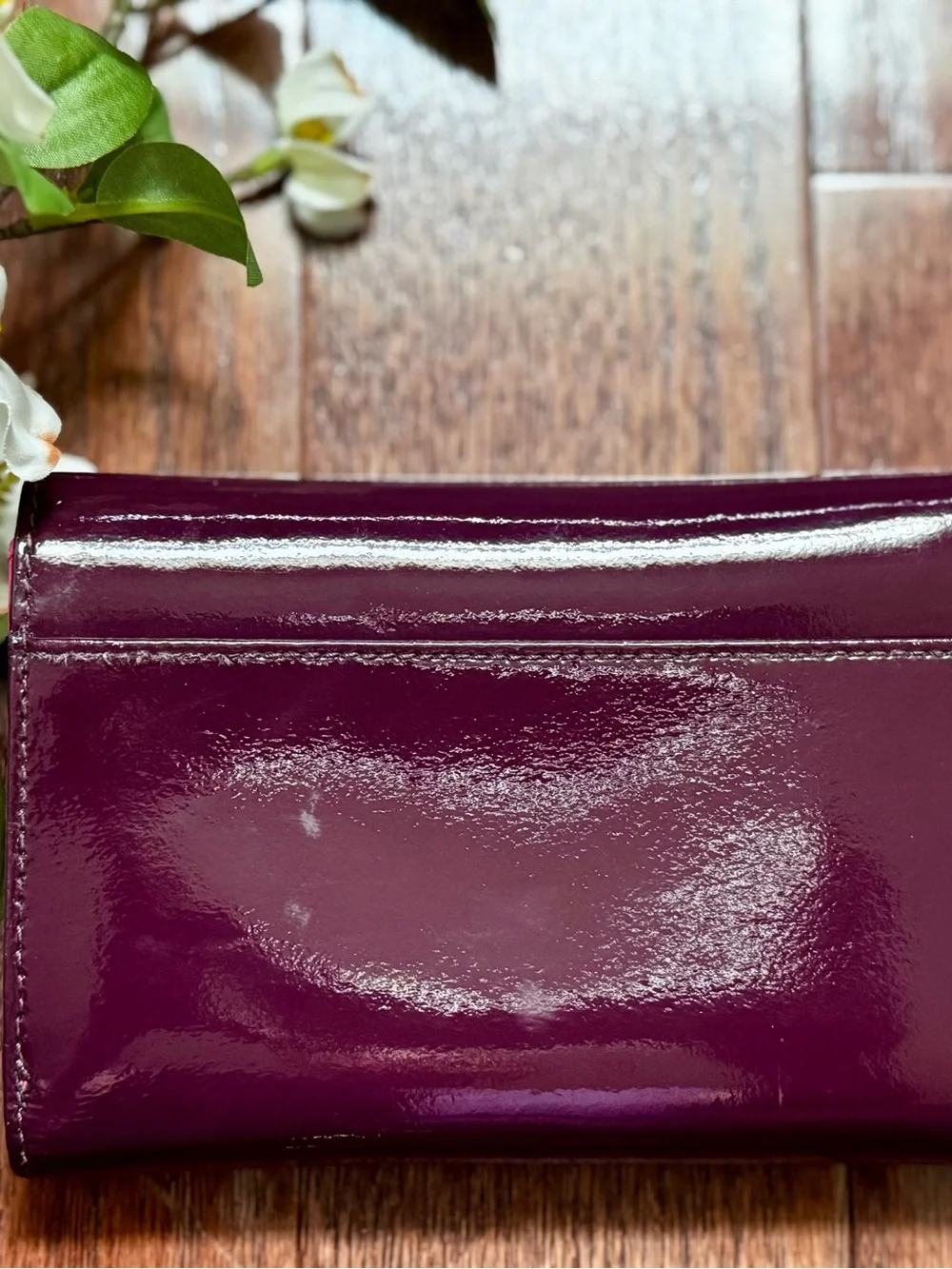 KATE SPADE Mahogany/Radish Lily Avenue Patent Leather Kieran Trifold Wallet